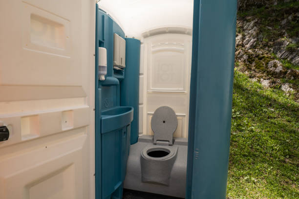 Best Portable toilet rental cost  in Coshocton, OH